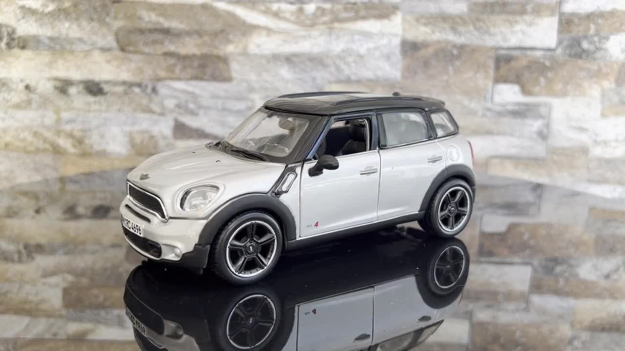 Mini Cooper Countryman | Model Car | Diecast Car | 1/24 Scale