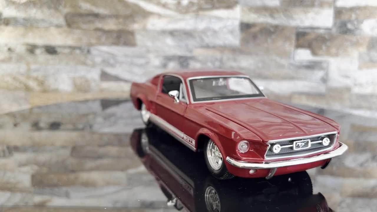 フォード マスタング GT 1967 | ヴィンテージ モデルカー | ダイ