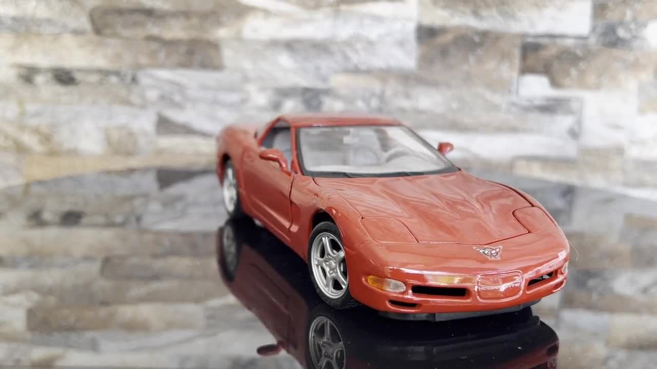 CHEVROLET　イタリア製　シボレー　コルベット1/24 スケール　1997 CHEVROLET イタリア製 シボレー コルベット1/24 スケール 1997