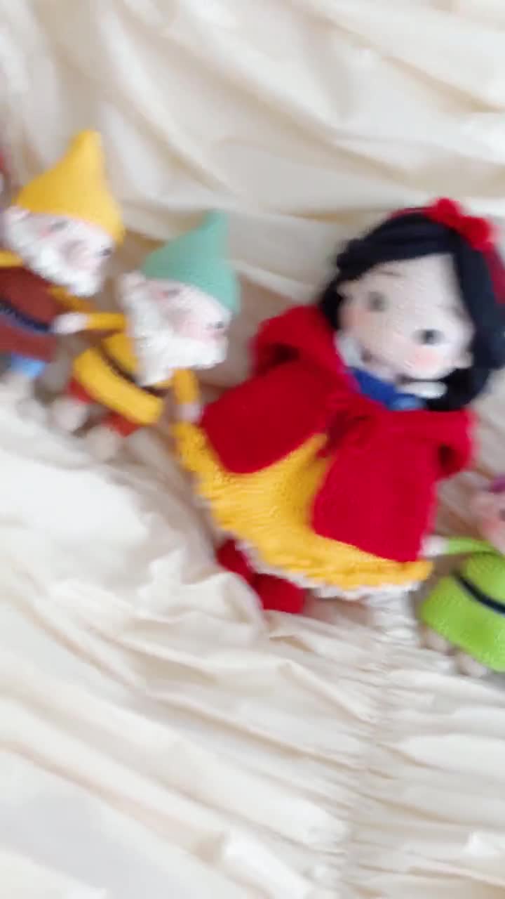 あみぐるみ人形 7つ 白雪姫と七人の小人の編み図：あみぐるみ人形（PDFパターン） - Etsy 日本
