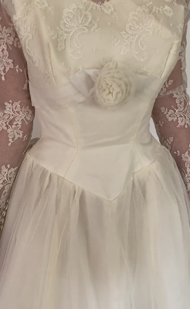 Vintage 1950s Ivory Alfred Angelo by Edythe Vincent Wedding Dress Size  Xsmall / Ivory Sweetheart Taffeta and Lace Wedding Dress 