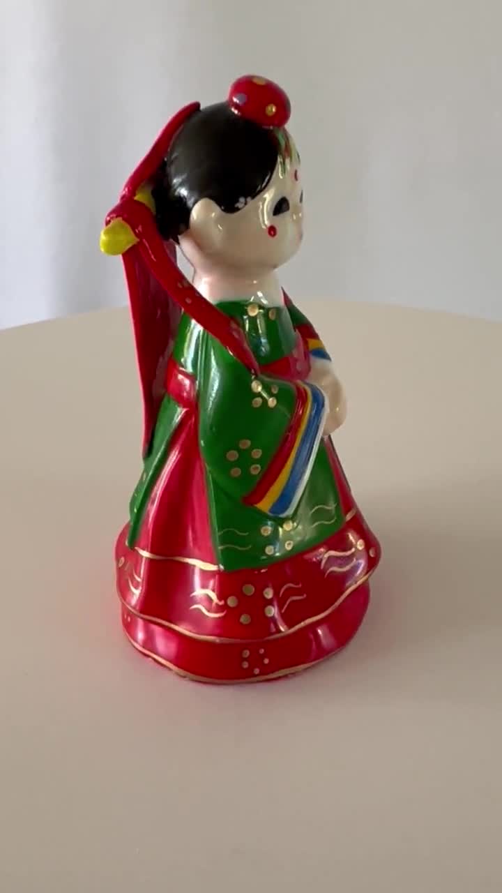 ヴィンテージ韓国人形ベル/伝統的な結婚式の置物/民俗人形結婚式