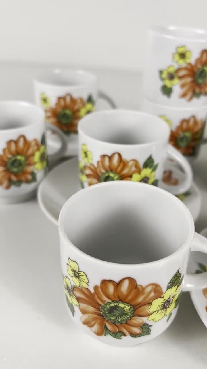 Set vintage di 10 tazzine da caffè con piattini in porcellana decorati con  fiori, ceramica vintage, manifattura italiana anni '80 -  Italia