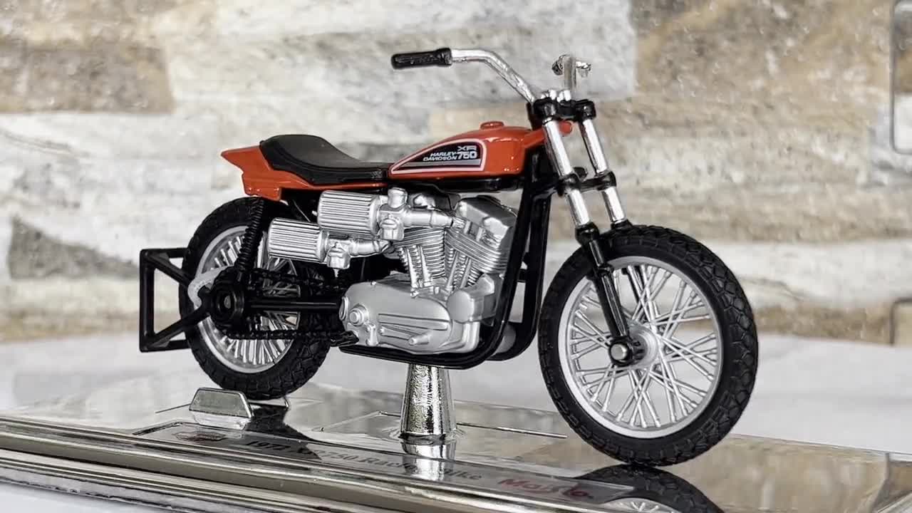Harley Davidson 1972 XR 750 Racing Bike, Scale 1/18 Diecast