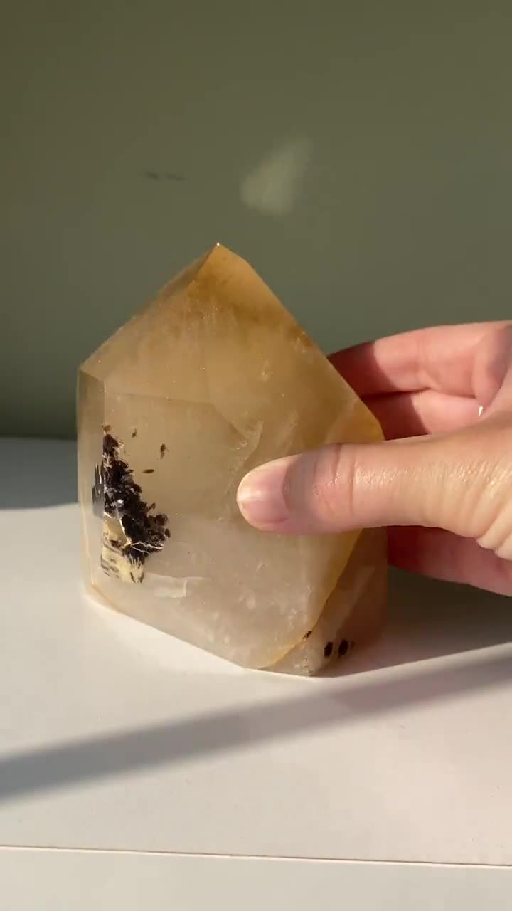 Torre XL de citrino pulido natural brasileño video poster