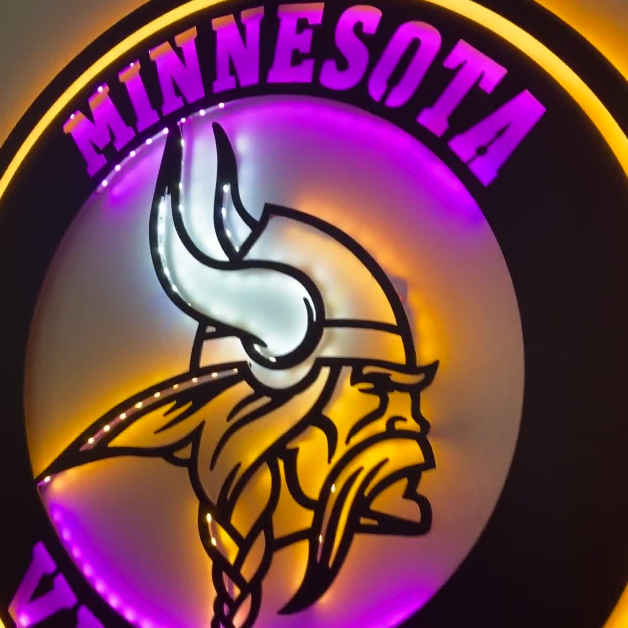 Minnesota Vikings LED XL Round Wall Décor