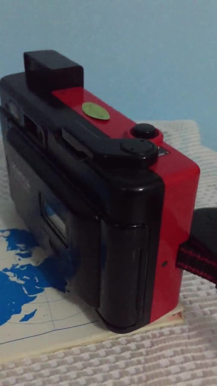 Vintage Konica EFJ AUTO DATE Red Japon/with Battery/ Orginal Case
