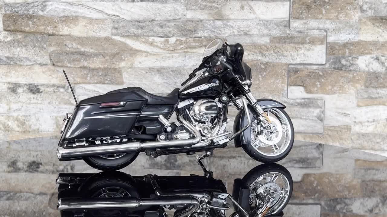 ハーレーダビッドソン 2015 ストリートグライド、スケール 1/12 ダイ ハーレーダビッドソン 2015 ストリートグライド、スケール 1/12 ダイ