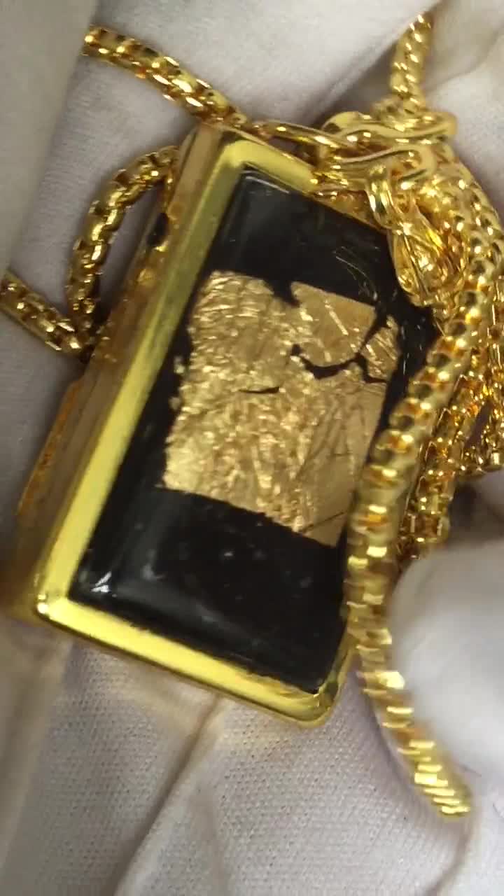 プラ・ピッタ・レクライペンダント：タイ仏教のお守り、幸運のお守り