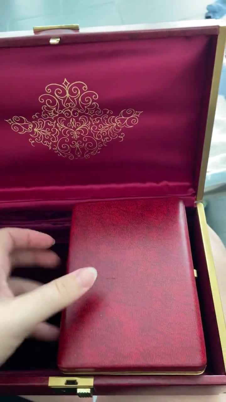 G6 素敵な　収納新王飾り　ワインレッド色　台巾63㎝位　訳あり特価 Vintage 60s Red Farrington Jewelry Box, Burgundy Red With