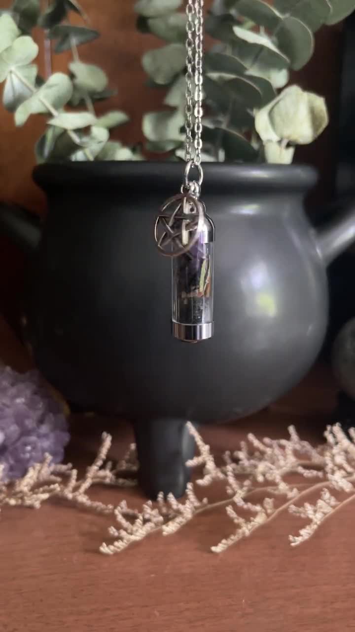 Collar con amuleto de protección, joya de cristal con dije de bruja, collar con dije de pentáculo, tarro de hechizos portátil, sal negra video poster