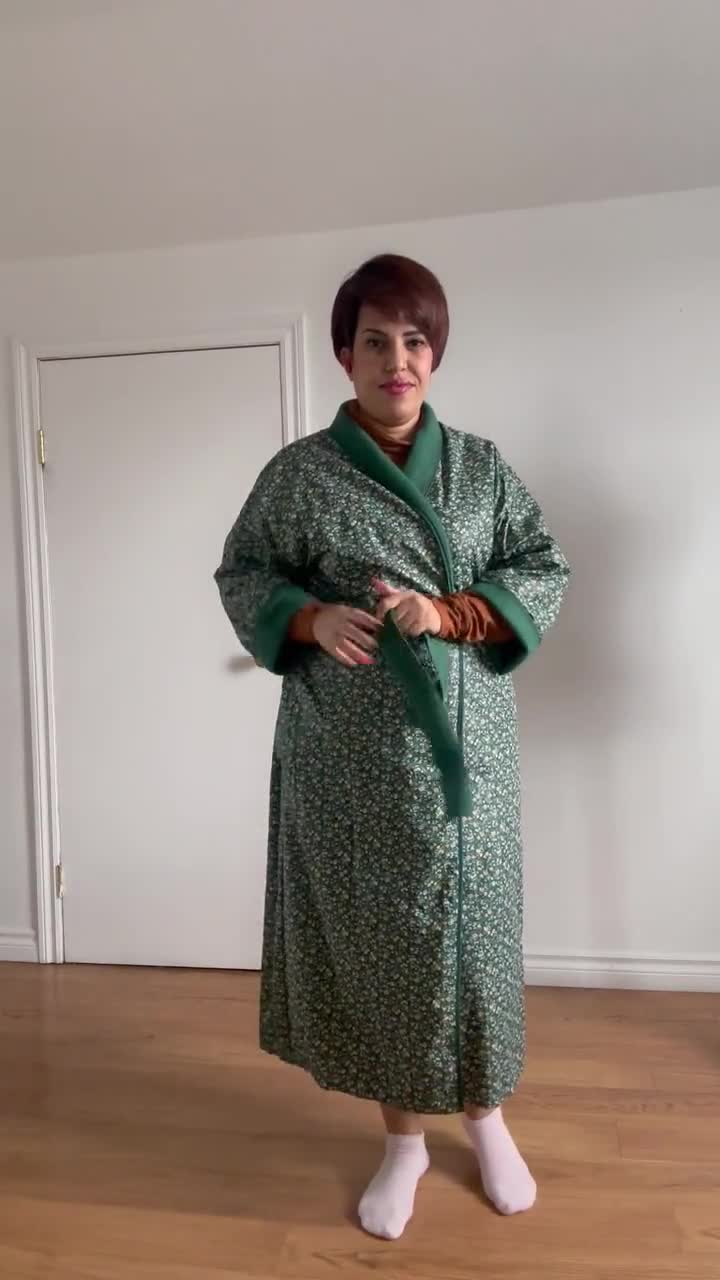 Vintage Rob Unisex Vintage Green & Gold Flowered Robe Made in