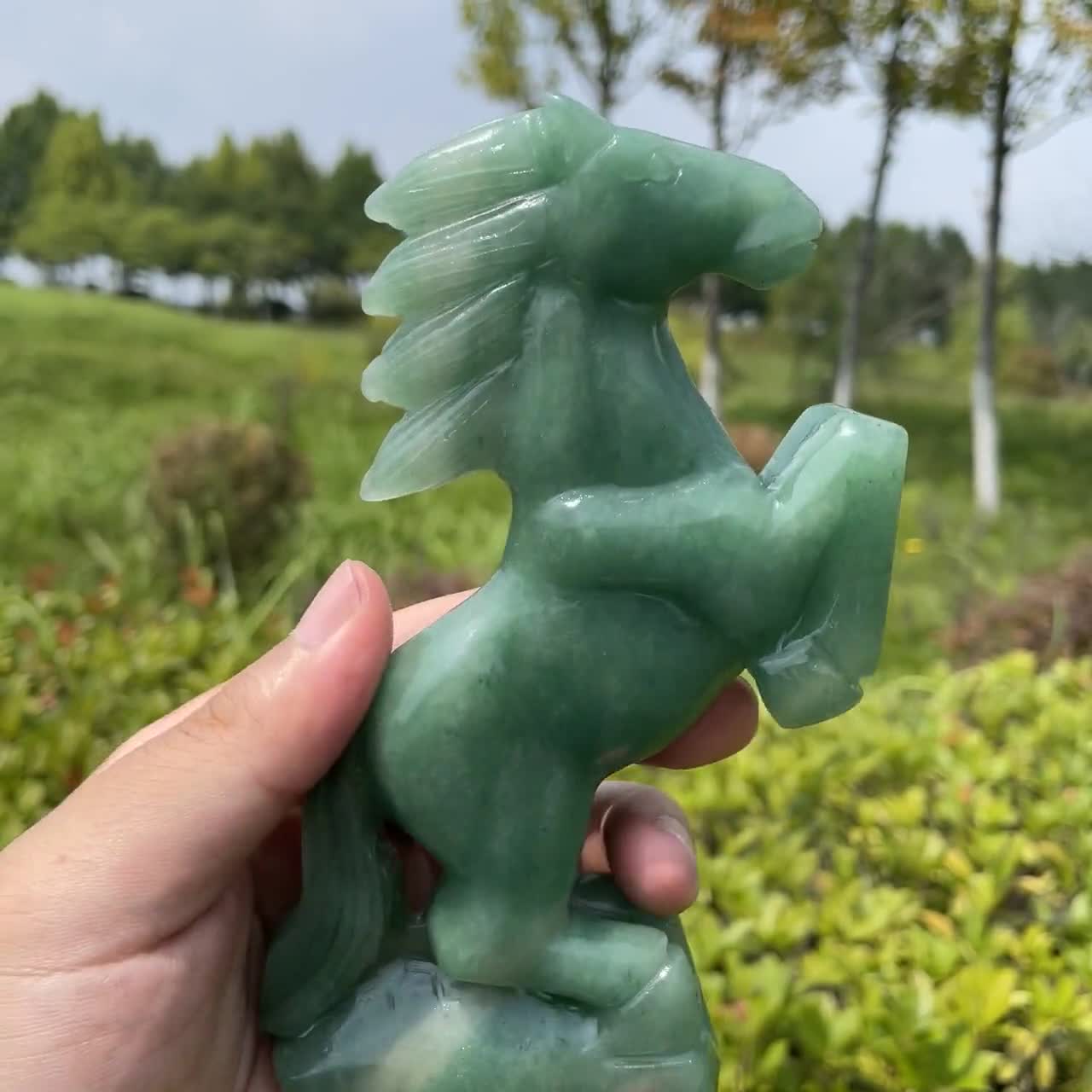 グリーンアベンチュリンの馬の彫刻：クリスタル動物の置物（5.89インチ