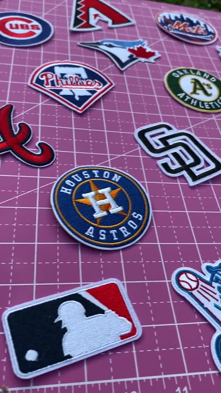 SET OF 30 MLB TEAM LOGO STICKERS 1 MLB LOGO WITH RETRO LOGOS/ NEW CLEVELAND