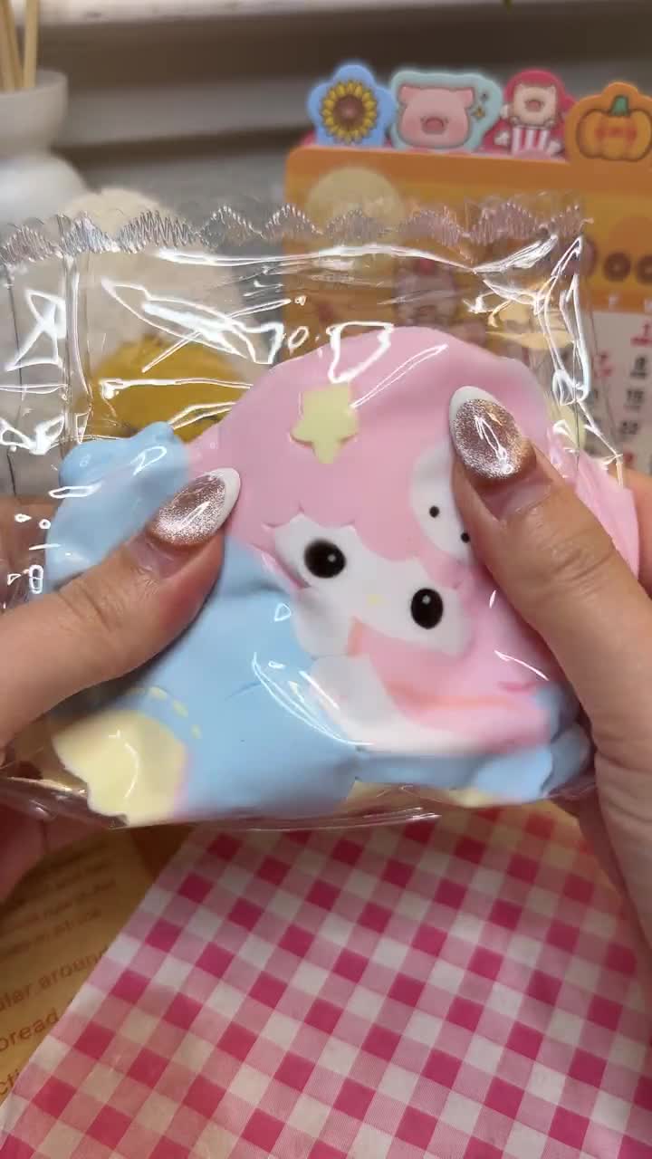 クジラタバスクイーズおもちゃ、レインボースクイーズキーホルダー