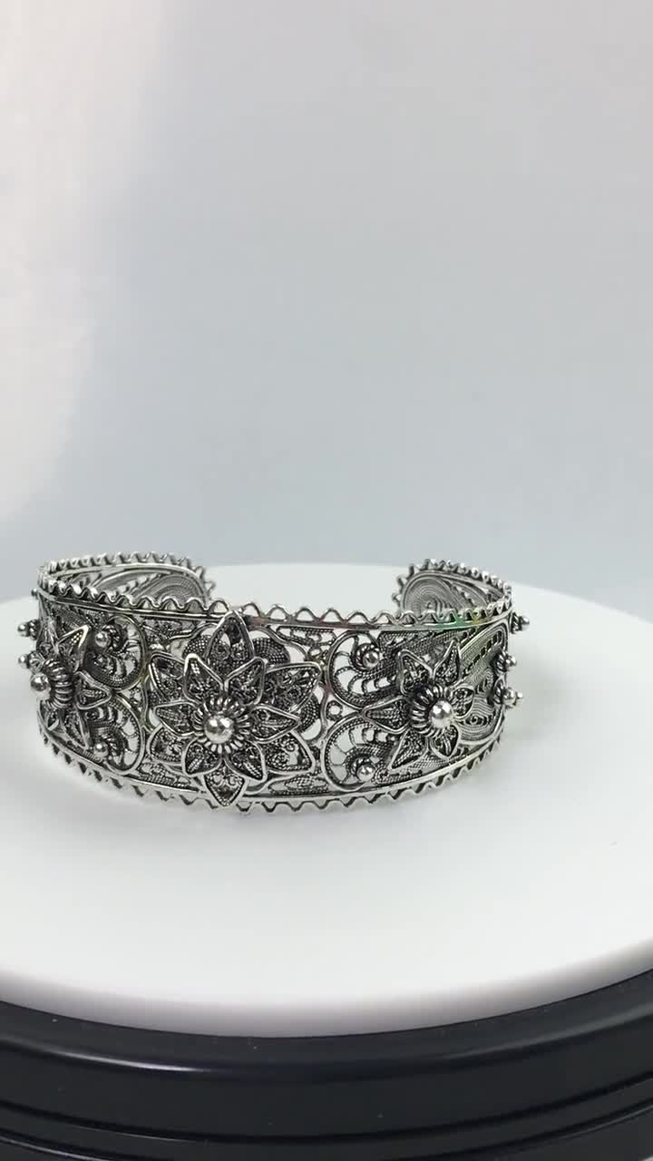 Handmade Silver Cuff Bracelet,925 Sterling Silver Three Flower Center  Handmade Artisan Crafted Filigree Women Jewelry Gifts Boxed P/S or M/L