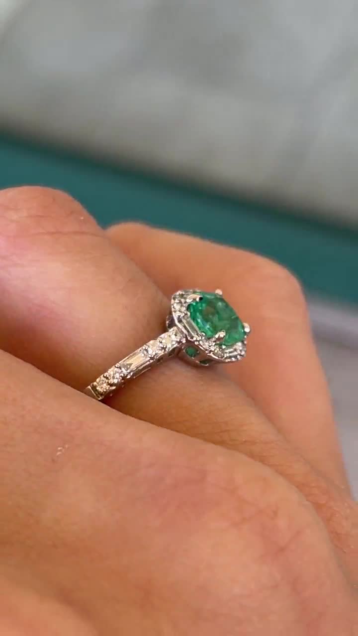 1.55tcw 14K ビビッドクッション コロンビア産エメラルド