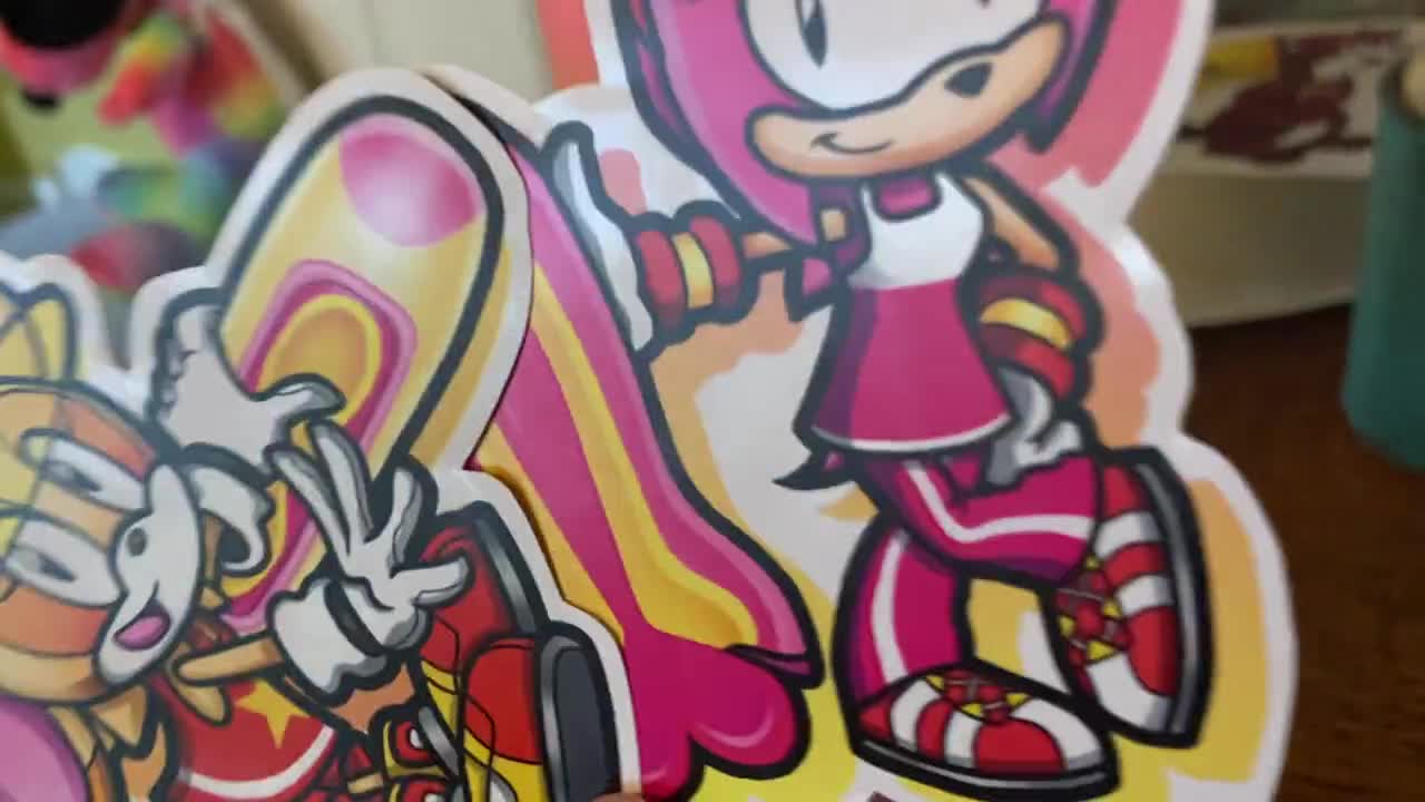 SEGA Sonic the Hedgehog Amy Rose LGBT Pride Flag Vinyl -  Portugal