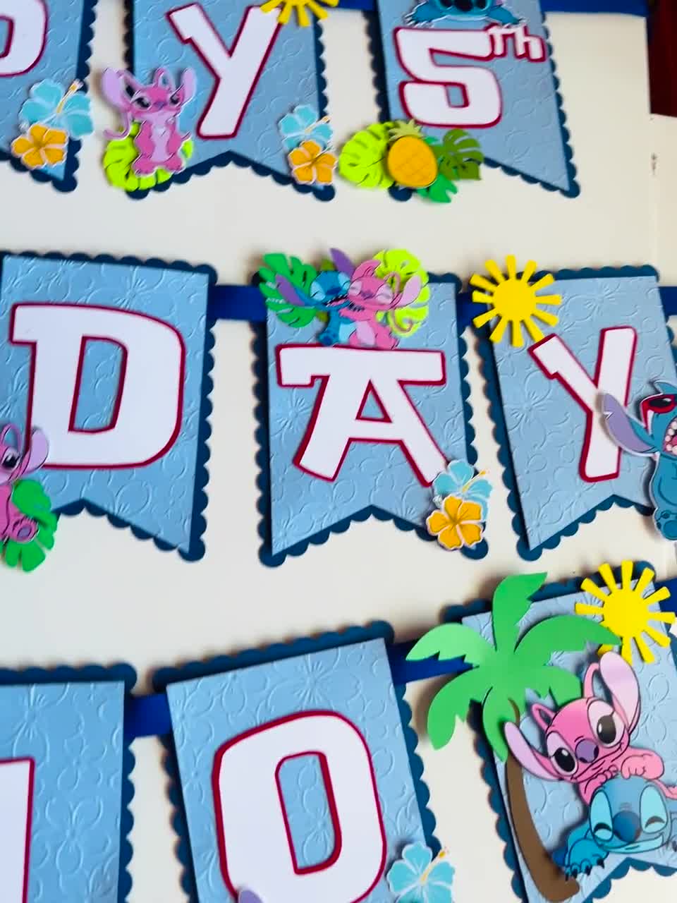Banner de cumpleaños de Stitch: Decoración para fiesta de Lilo y Stitch video poster