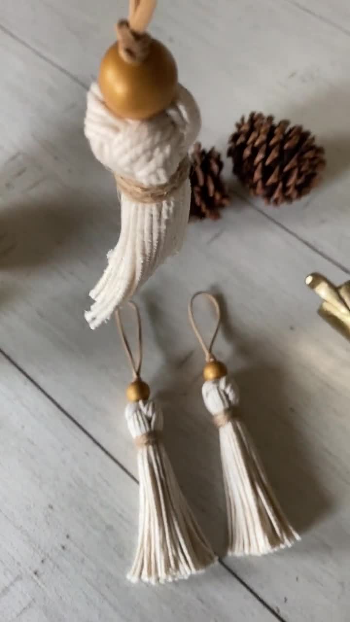 Quick and Easy Ornament Hangers (Tip) - Lima Beads