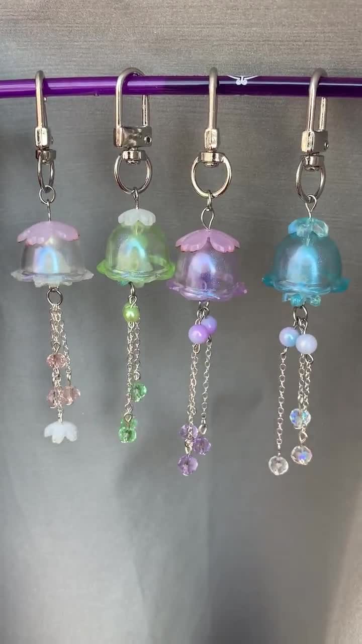ビーズクリスタルクラゲキーホルダー：虹色のY2Kチャーム - Etsy 日本