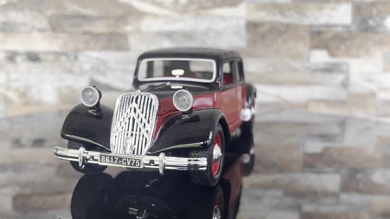 Citroen 15 CV TA 1938 | Vintage Model Car | Scale 1/24