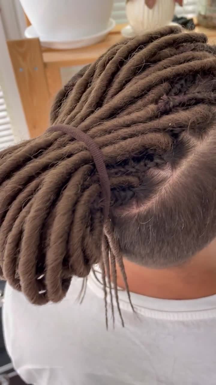 バイキングライトブラウン合成ドレッド：ツイストヘアスタイル