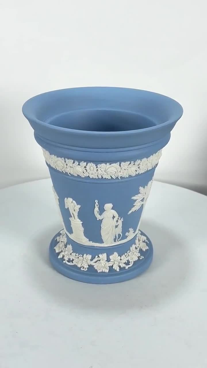 ウェッジウッド ジャスパーウェア ハンドクラフト ペールブルー 花瓶