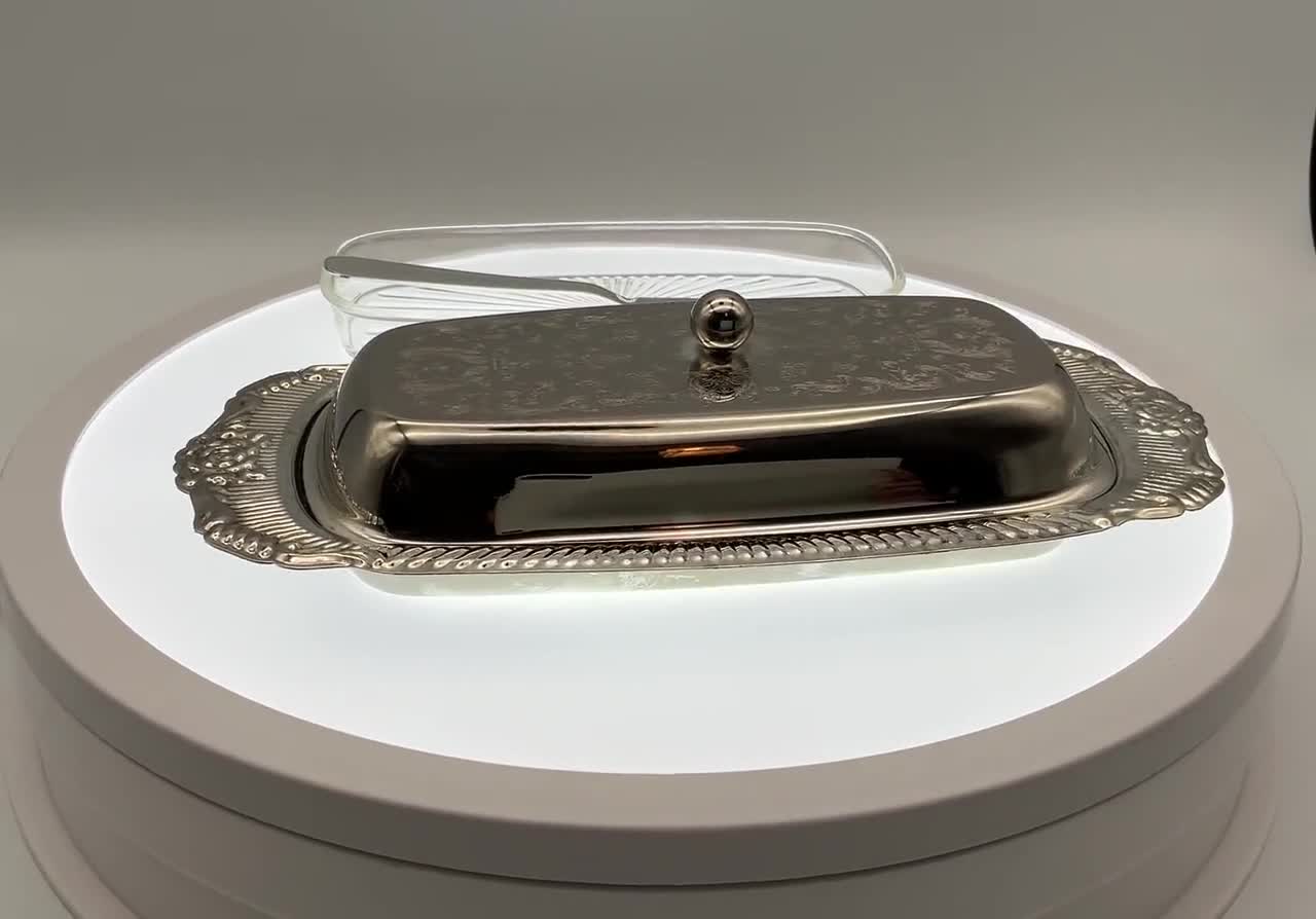 メイエルEPのヴィンテージ バターケース 銀メッキ　貴重品　イングランド 美しいヴィンテージの装飾が施されたシルバーメッキの蓋付きバター
