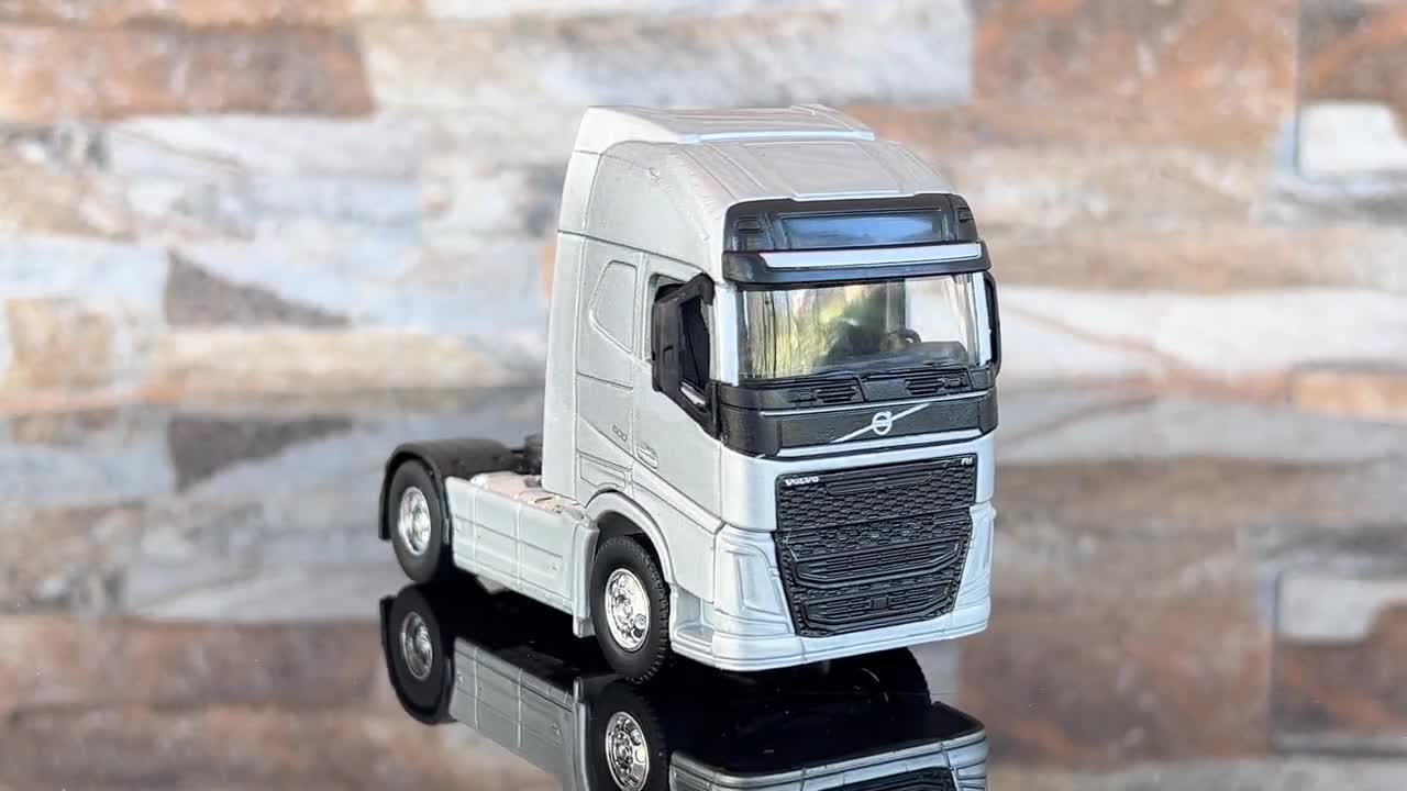 Volvo FH | Diecast Car | Model Car | 1/64 Scale Model Truck | Die