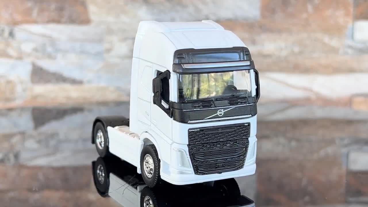 Volvo FH | Diecast Car | Model Car | 1/64 Scale Model Truck | Die
