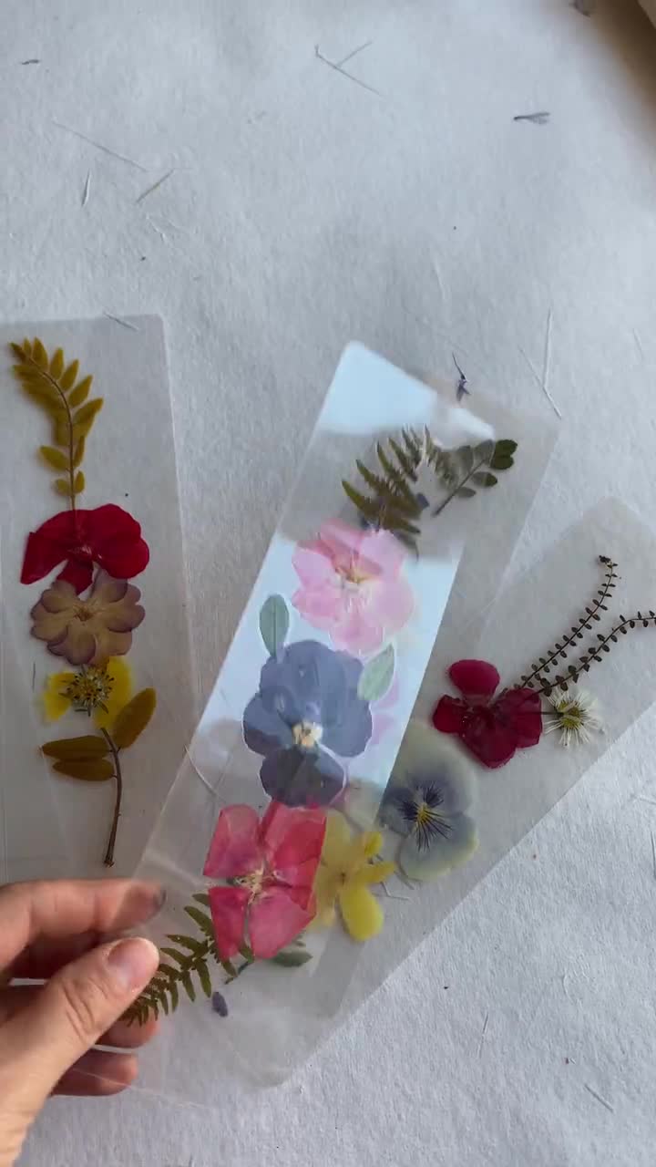 DIY Pressed Flower Bookmarks - Sugar Maple Farmhouse