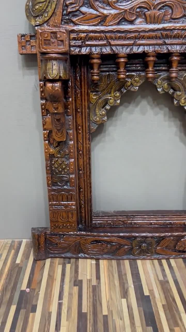 Marco de fotos de madera Jharokha: acabado en cobre dorado, aspecto antiguo, marco de fotos tallado a mano, decoración de pared única, montaje en pared video poster