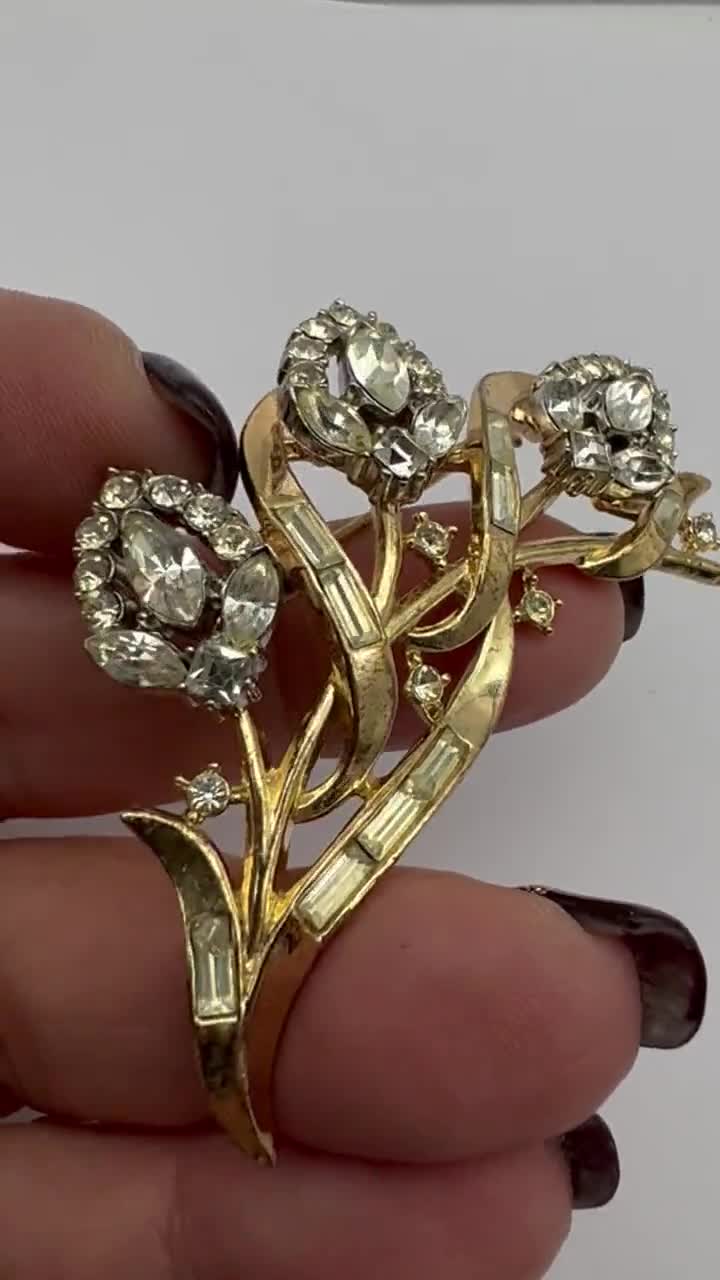 Diamante Brooch Jewelery by FLIRTATION Collection Trifari - Alfred