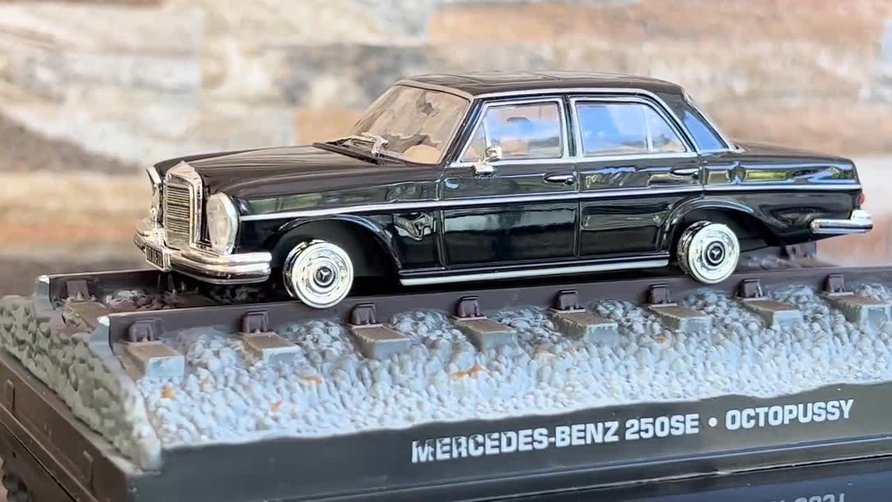 メルセデスベンツ250SE、007ジェームズボンドコレクションカー