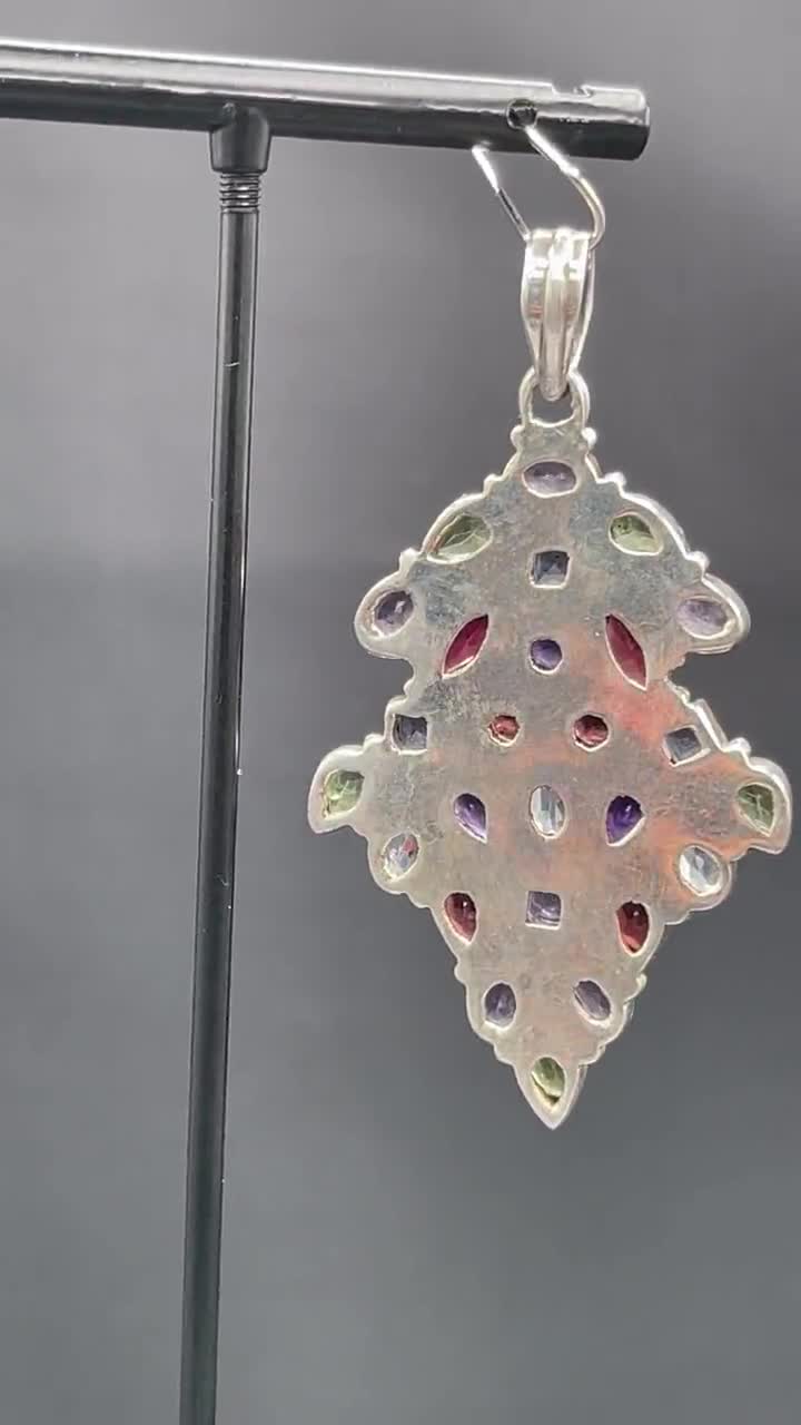 天然ガーネット アメジスト ペリドット アイオライト & ホワイト