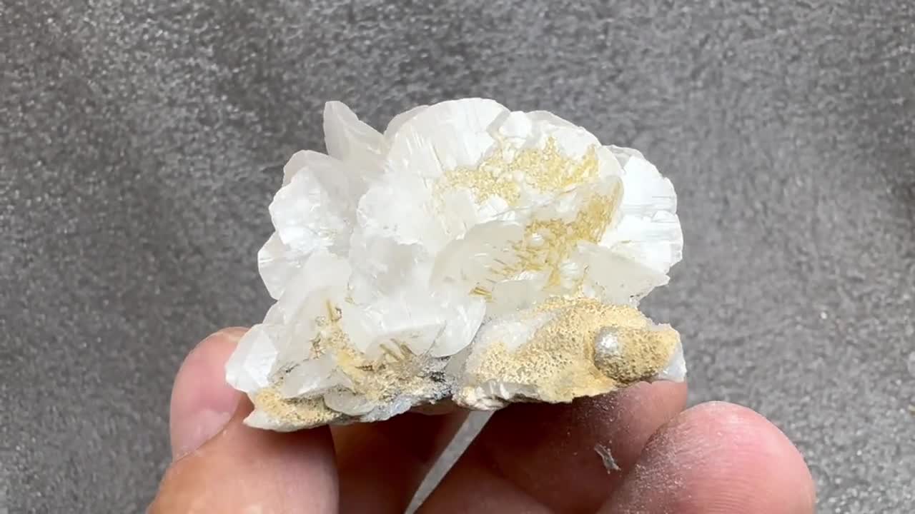 素晴らしい方解石リモナイトクォーツ ジュルコヴォ鉱山 ブルガリア