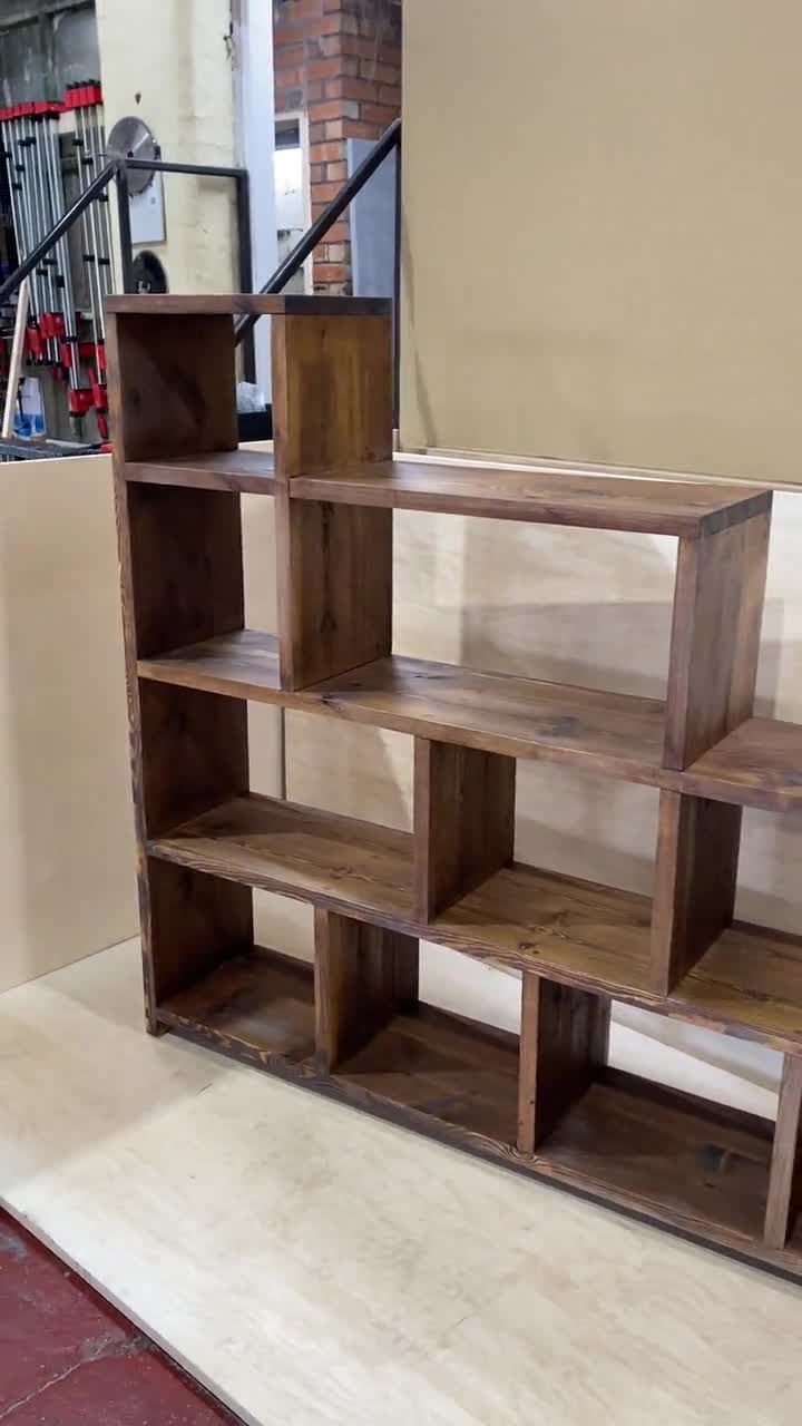 Estantería Librería Simón fabricada en madera de roble macizo al