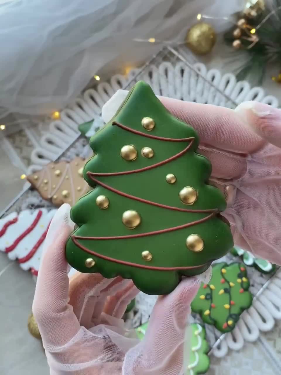 手作りクリスマスツリージンジャーブレッドクッキー - お祝いのアイス