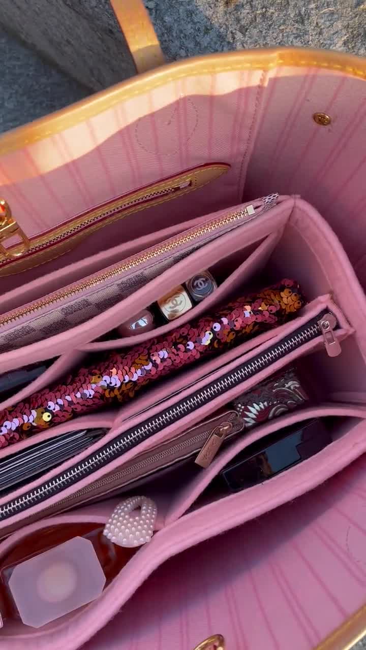 Louis Vuitton Neverfull MM Sunrise Pastel Handbag Summer 2022. New,   in 2023