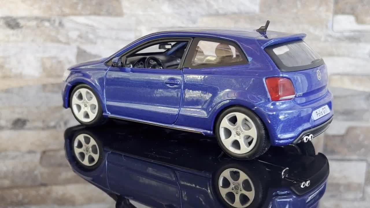 Coche vw polo gti mark 5 escala 1/24 bburago