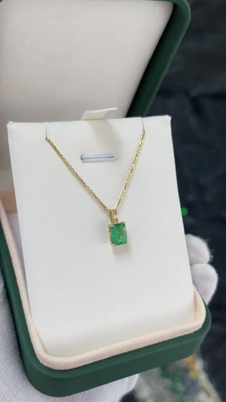 3.50カラット 14K 天然の濃い緑色のエメラルドペンダントネックレス