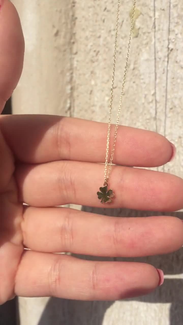 Large Flat Clover Pendant with Adelaide Mini Chain in 14k Gold