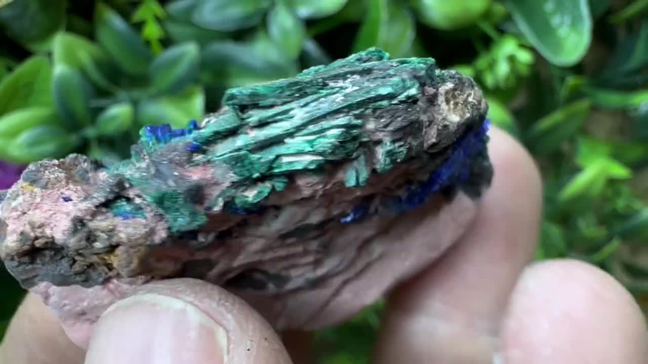 素晴らしいアズライトマラカイトゲーサイトモロッコ天然水晶鉱物標本