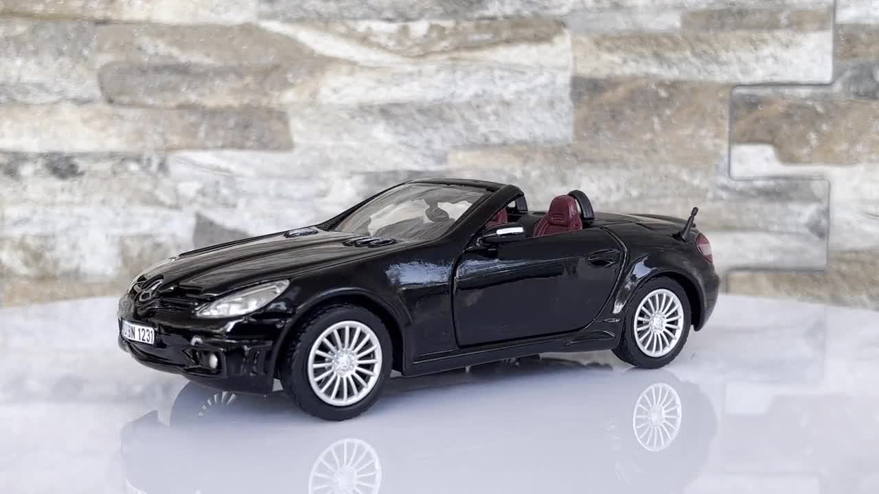 Mercedes Benz SLK 55 Amg Cabriolet, Model Car, Scale 1/24 Diecast