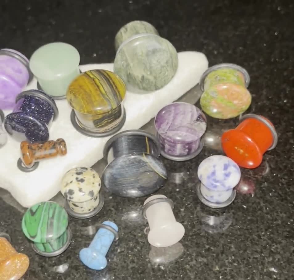 0 G Plugs PAIR Of Beautiful Organic Single Flare Green Jasper Stone Plugs With O Single Flare Stone Plugs - Foto 4