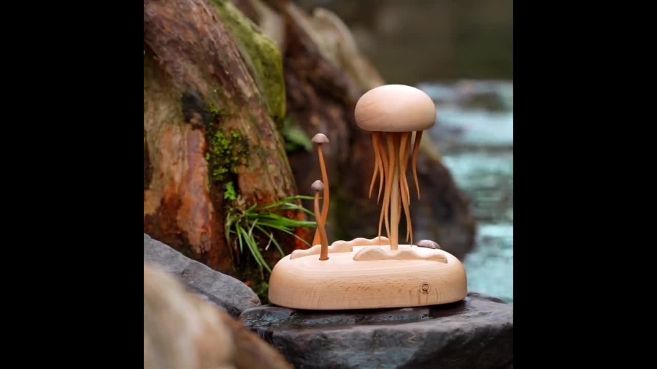 Wooden Jellyfish，100% Hand-made ，creative Desktop Ornament，best