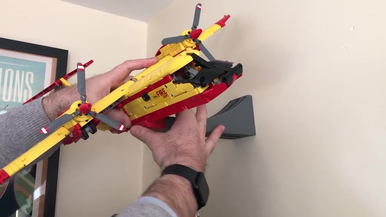 レゴ消防士飛行機（42152）を展示するための壁掛けキット - Etsy 日本