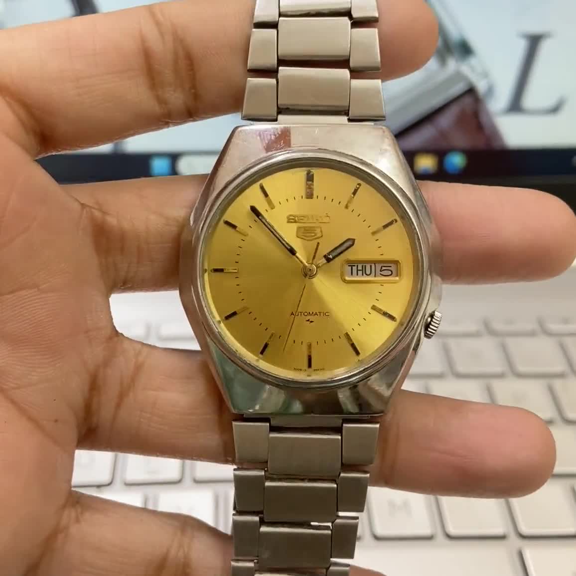 Vintage 1992 Seiko 5 Automatic 7009-8830 Day-date Japanese Men's