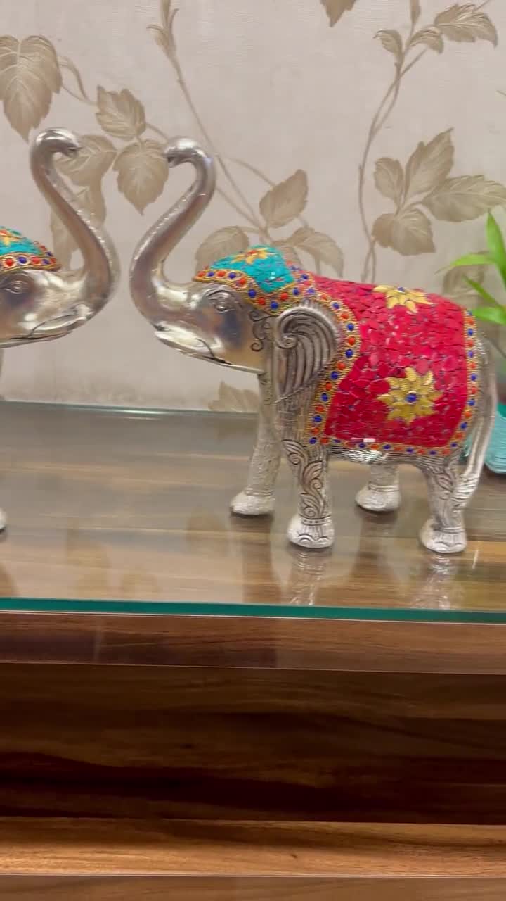 Cute Silver Elephant Statue Good Luck Elephant Carries Three Calves On